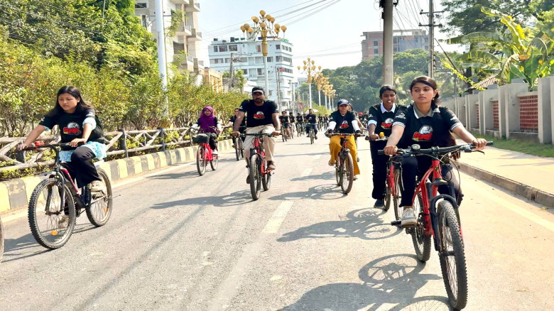 রাজশাহীতে যানজট সচেতনতায় বর্ণাঢ্য সাইকেল র‍্যালি অনুষ্ঠিত