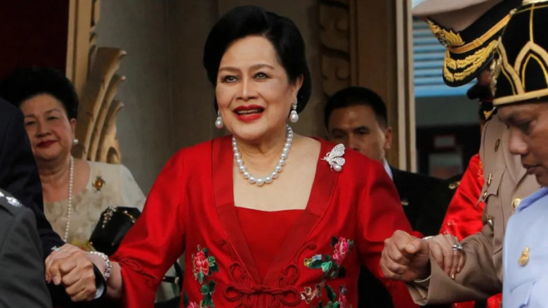 চলে গেলেন থাইল্যান্ডের সাবেক রানি সিরিকিত...