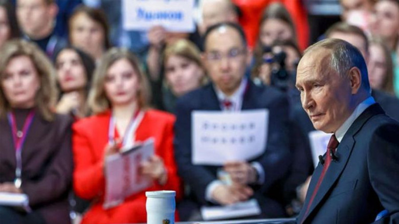 প্রেম করছেন প্রেসিডেন্ট পুতিন...