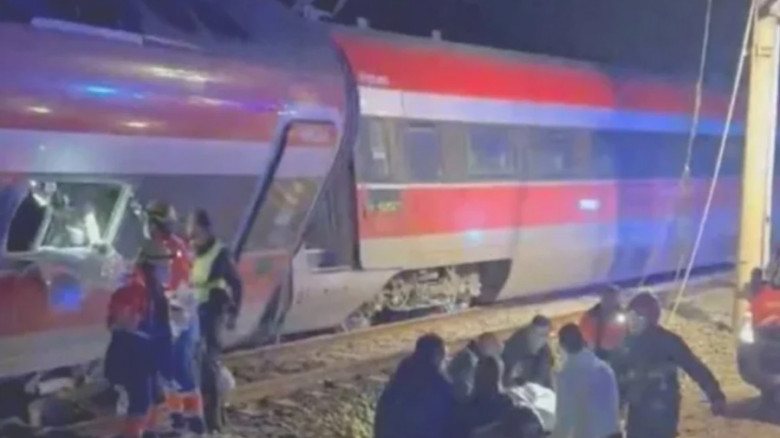 স্পেনে দ্রুতগতির দুটি ট্রেনের সংঘর্ষে নিহত অন্তত ২...